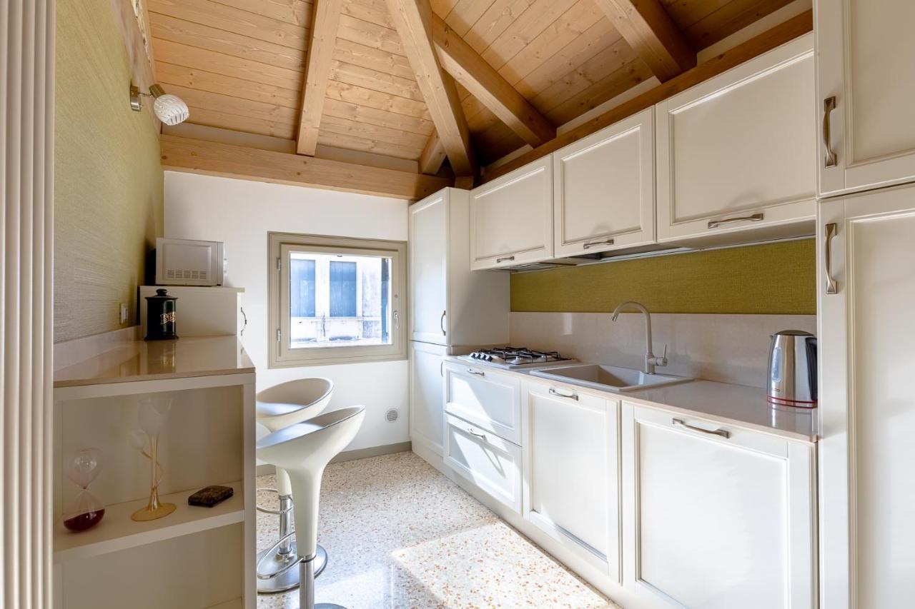 Ca' Cappello Venice Apartment 2 With Canal View Екстериор снимка