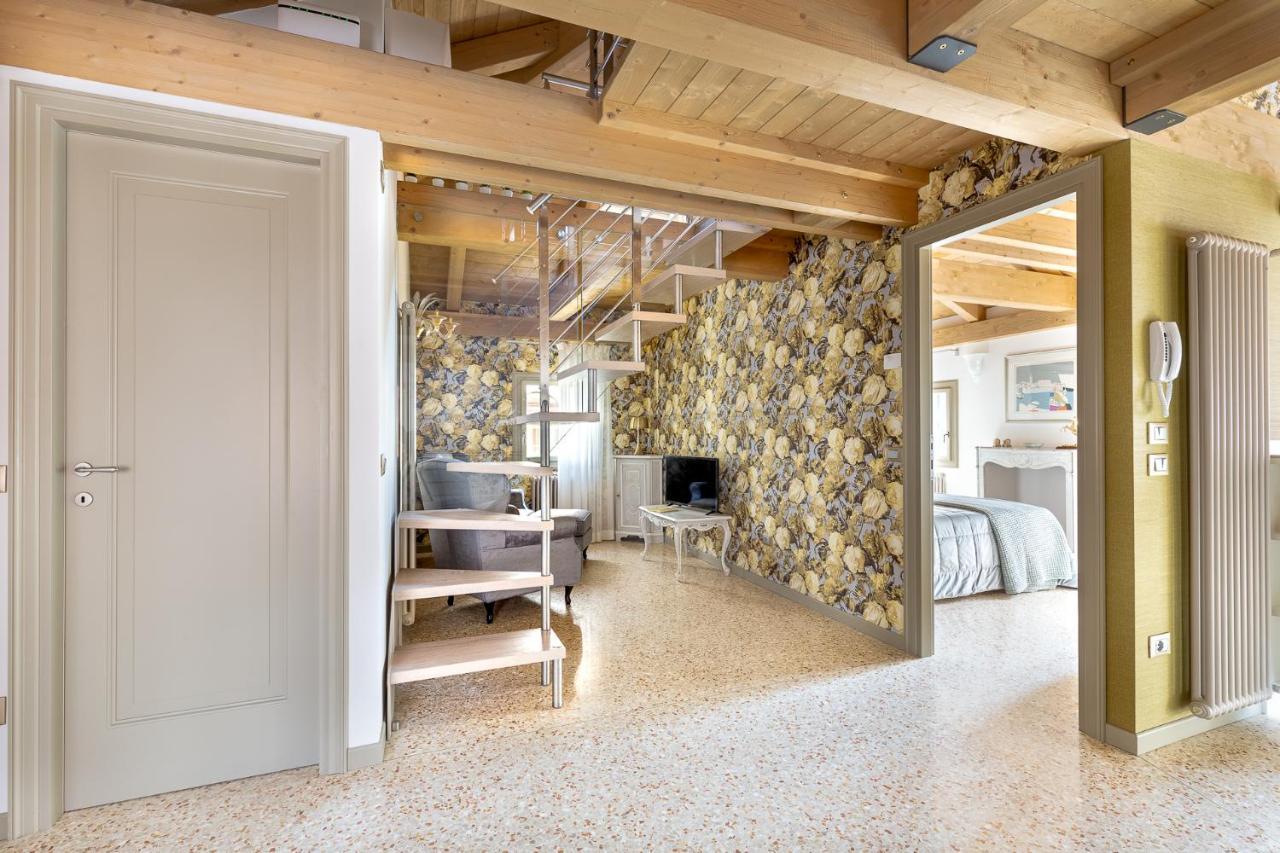 Ca' Cappello Venice Apartment 2 With Canal View Екстериор снимка