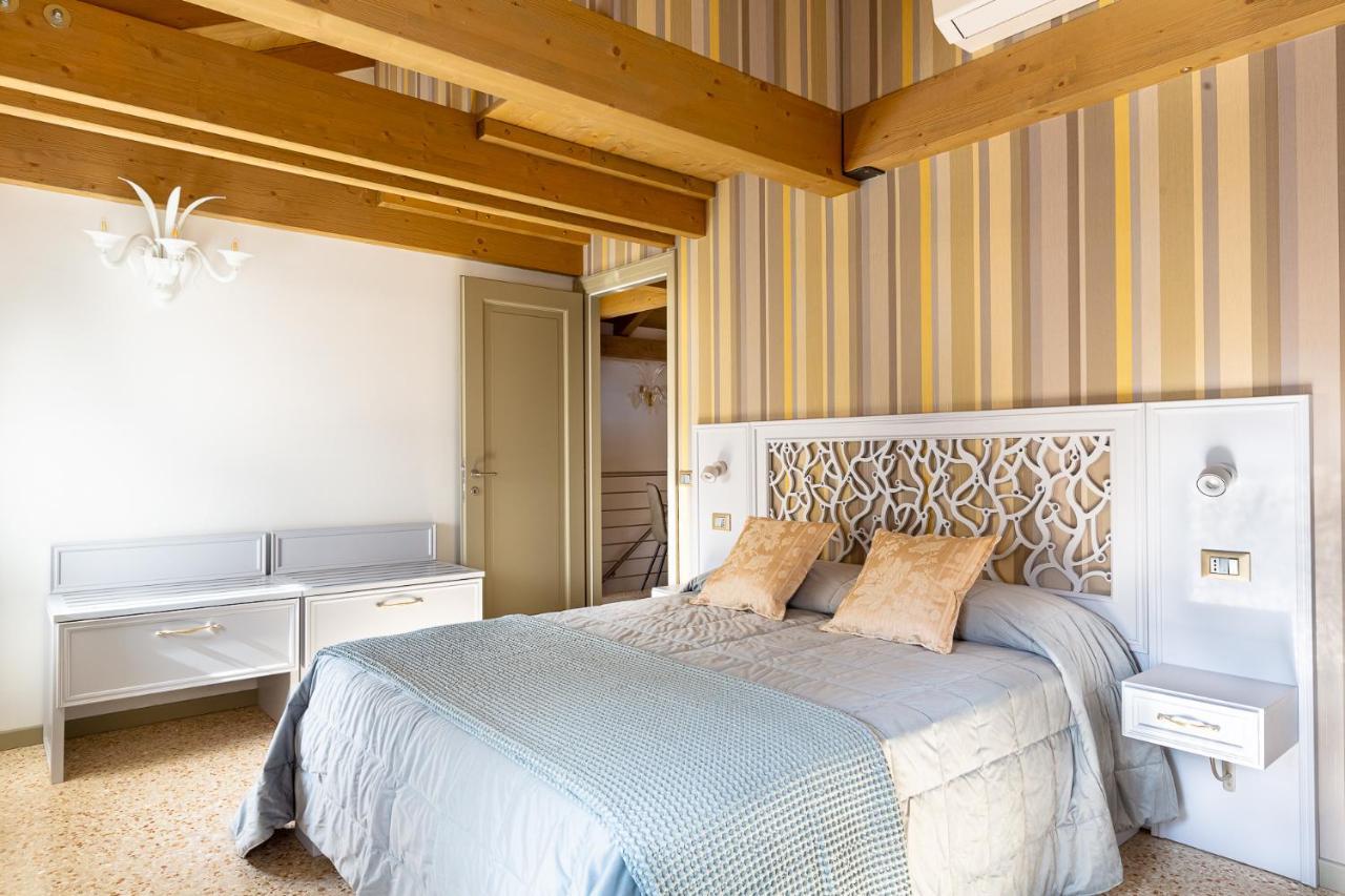 Ca' Cappello Venice Apartment 2 With Canal View Екстериор снимка