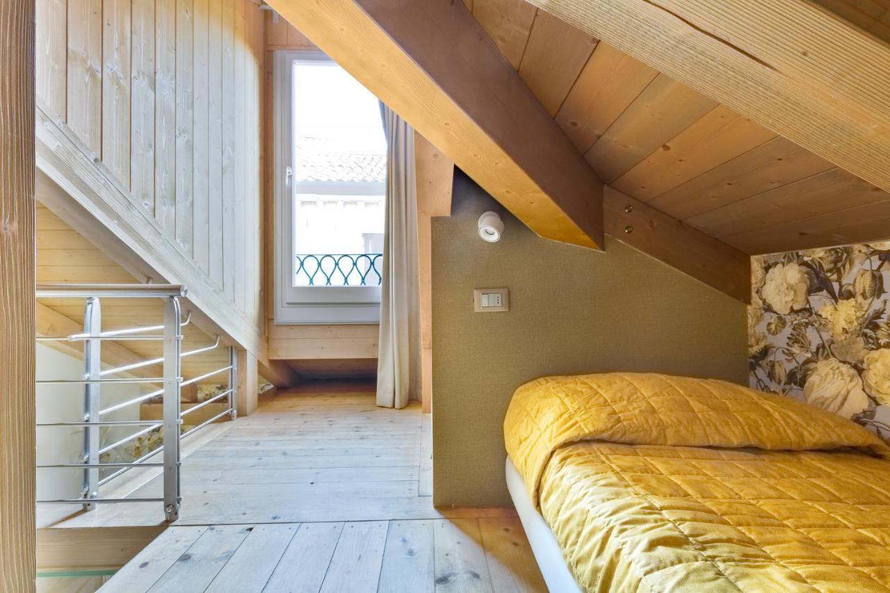 Ca' Cappello Venice Apartment 2 With Canal View Екстериор снимка