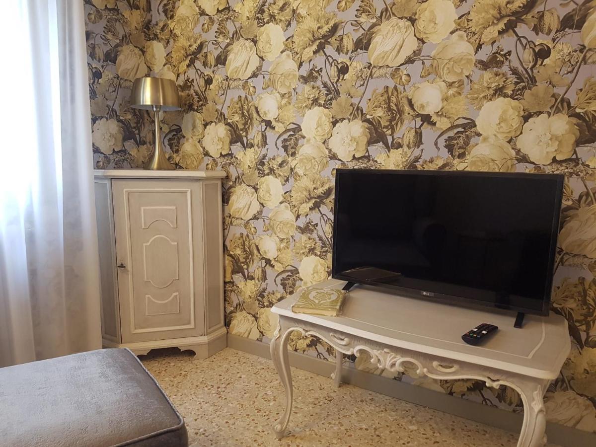 Ca' Cappello Venice Apartment 2 With Canal View Екстериор снимка