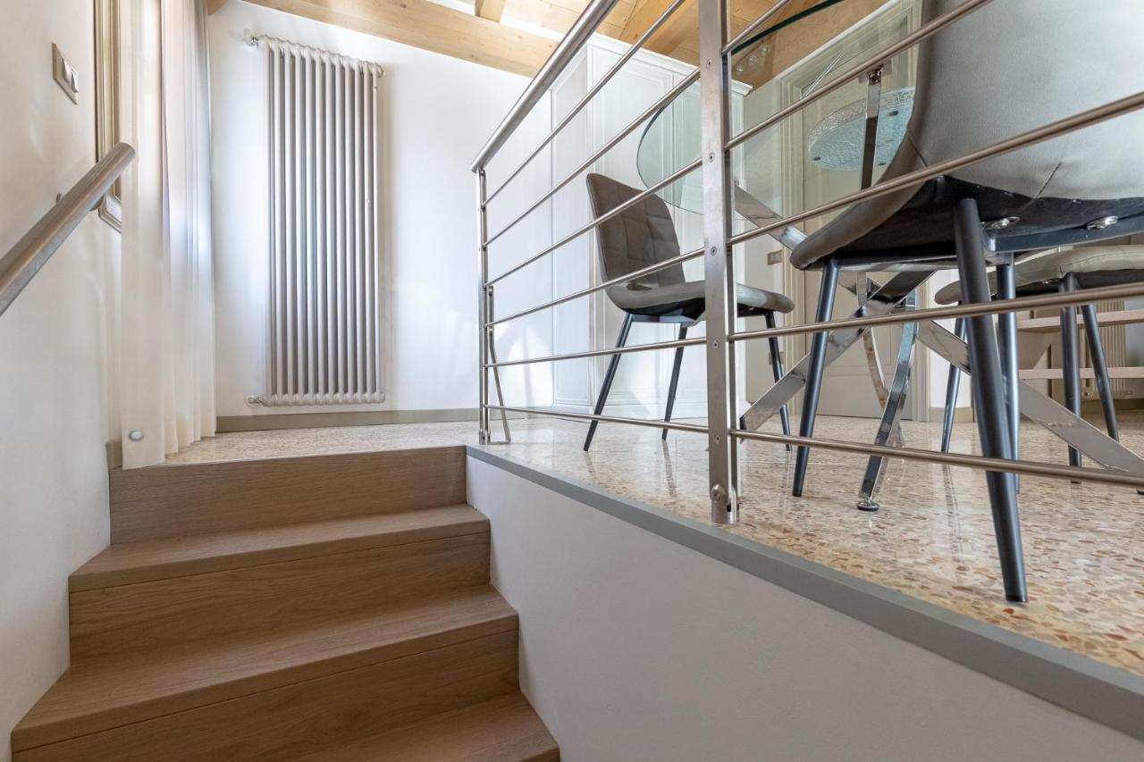 Ca' Cappello Venice Apartment 2 With Canal View Екстериор снимка